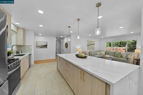 $949,000 | 1661 Marta Drive, Pleasant Hill, CA 94523