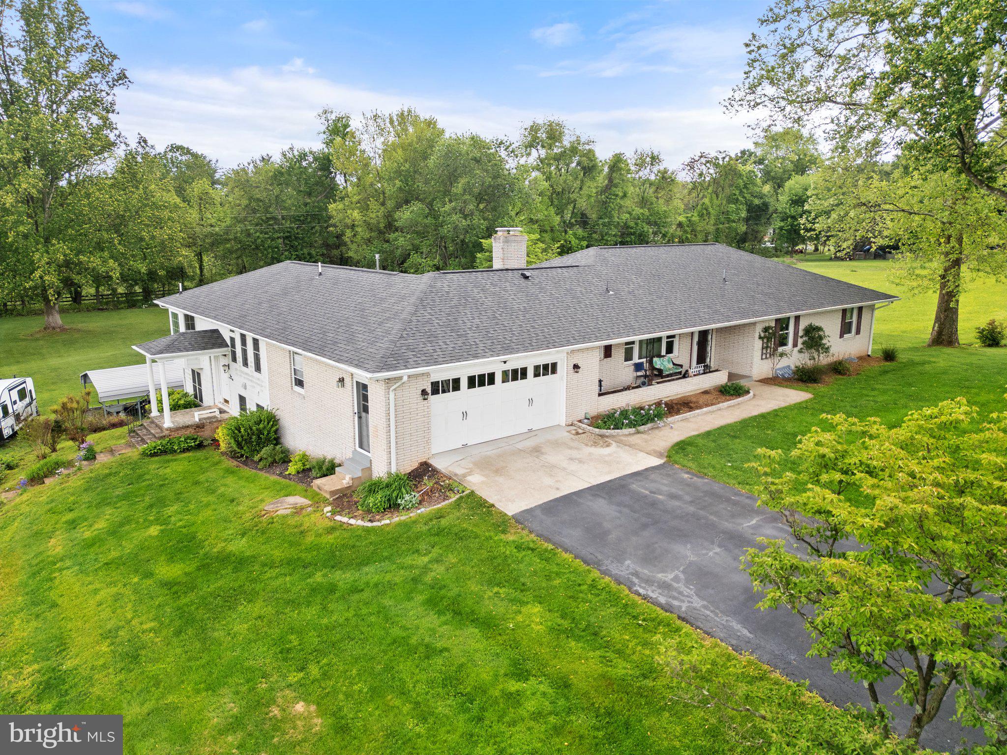 20268 Roland Court Leesburg, VA 20175 - Photo 8 of 107 Gallery Image 8