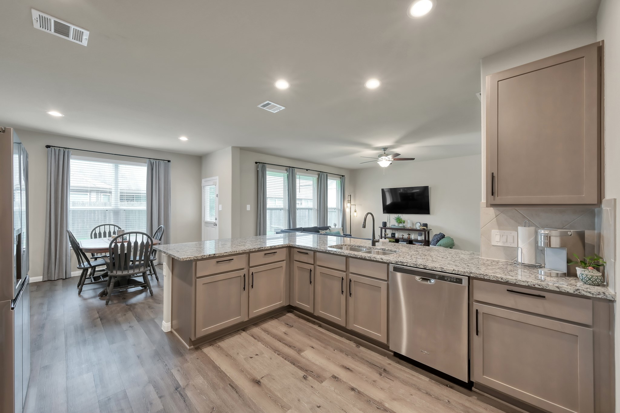 2717 Williams Grove Conroe, TX 77304 - Photo 11 of 43