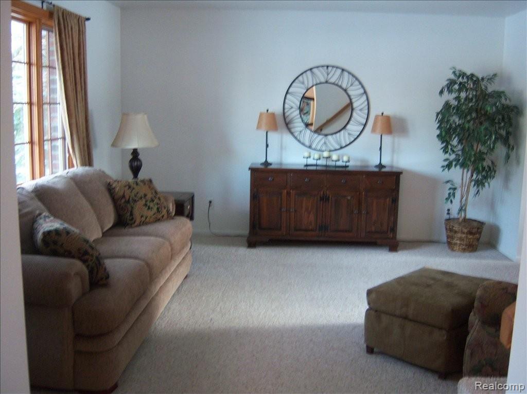 788 Spartan Drive Rochester, MI 48309 - Photo 13 of 25 Living Room