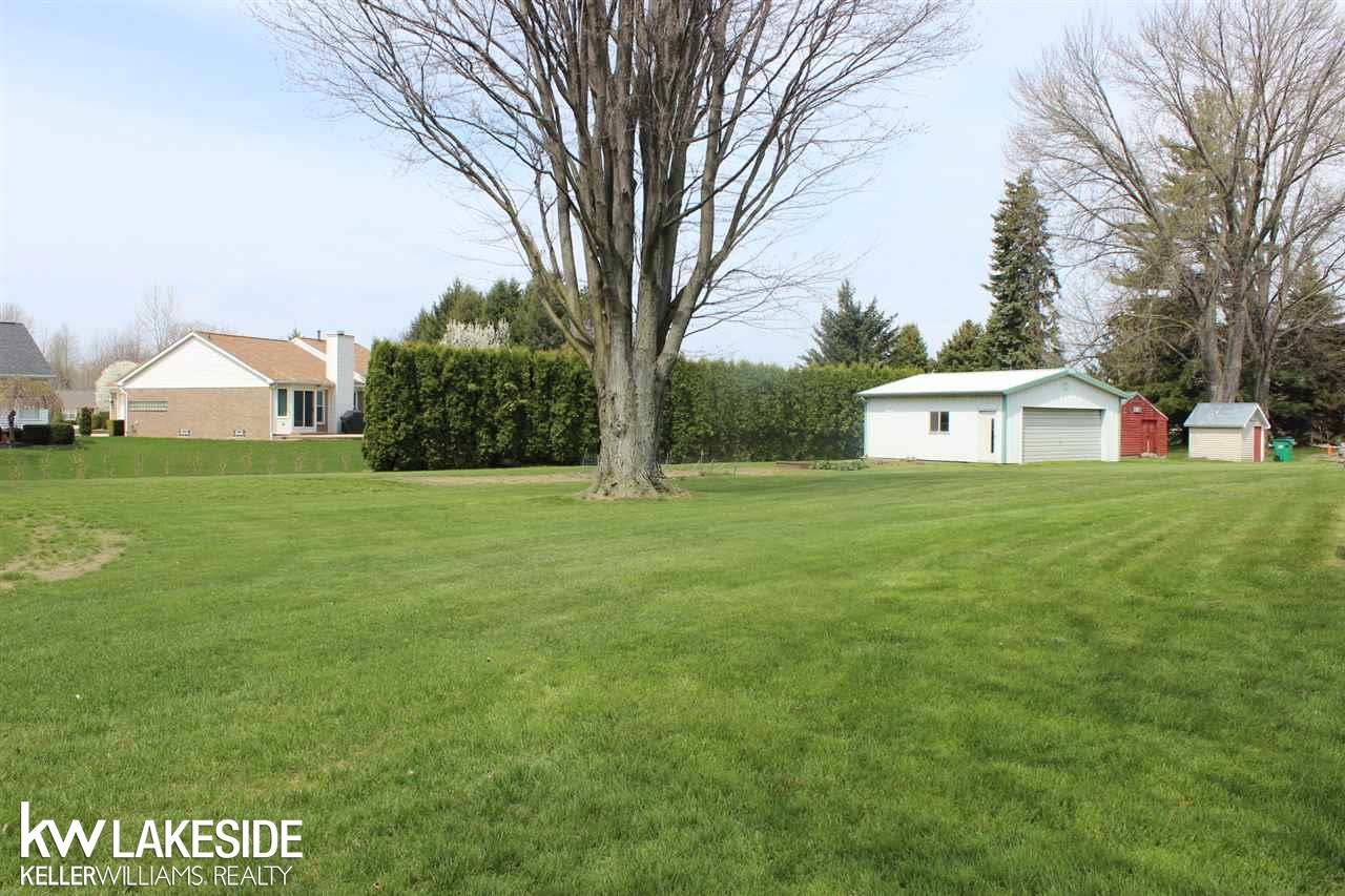 51951 Romeo Plank Road Macomb, MI 48042 - Photo 25 of 30 31286815-24.JPG