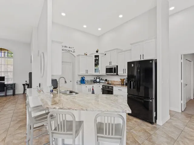 $2,650 | 6420 Parklane Court, Vero Beach, FL 32967