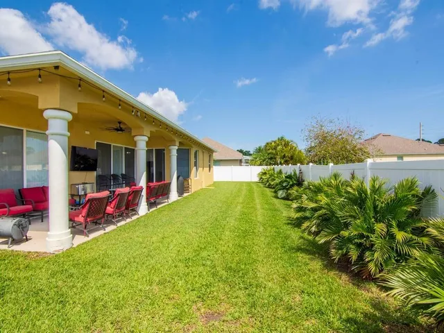 $2,650 | 6420 Parklane Court, Vero Beach, FL 32967