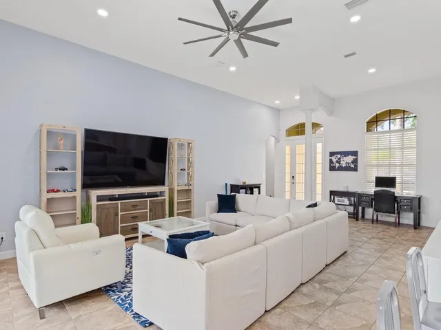 $2,650 | 6420 Parklane Court, Vero Beach, FL 32967