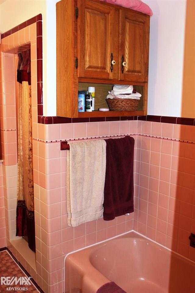 5925 Pointe Tremble Road Algonac, MI 48001 - Photo 11 of 24 31304053-10.JPG