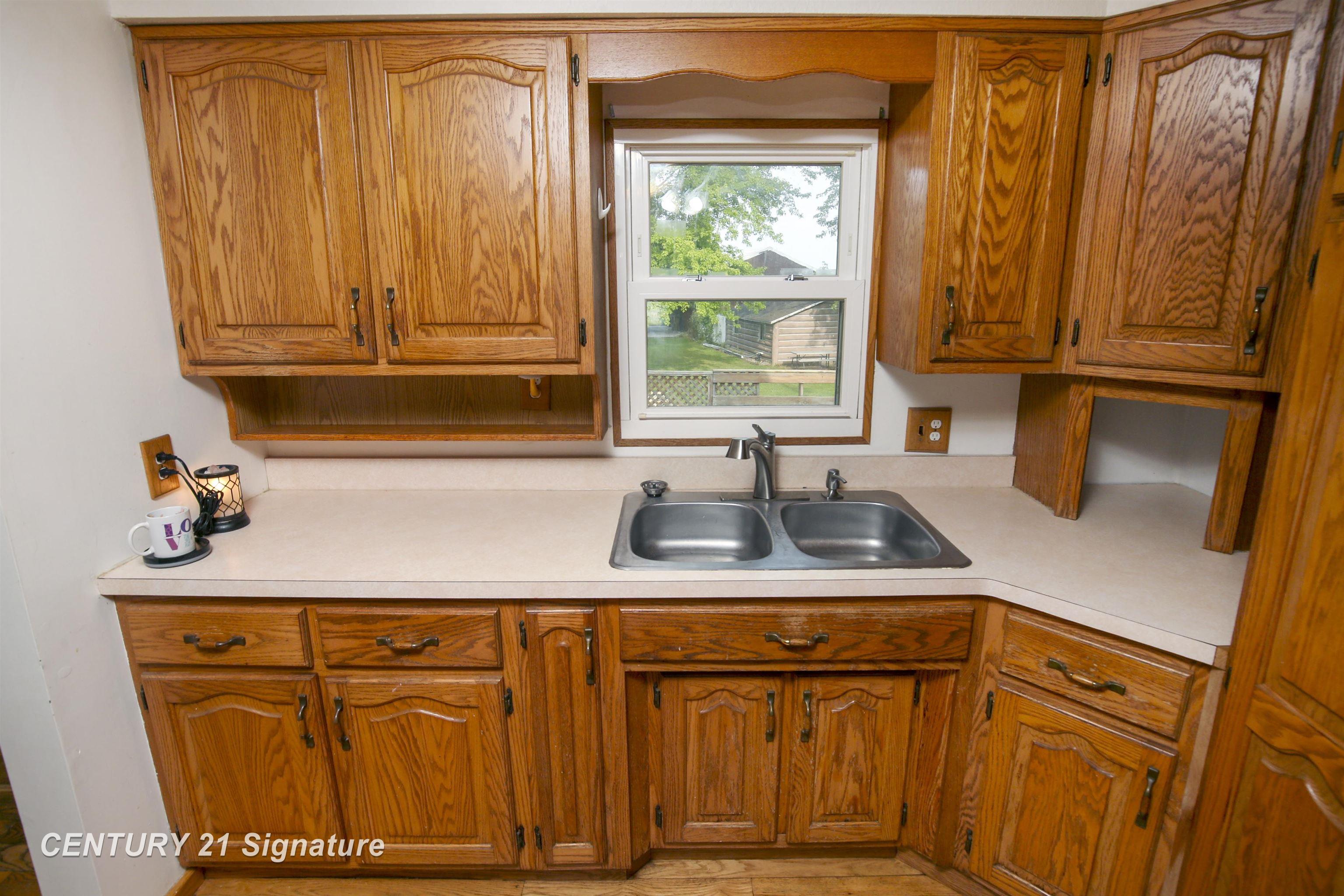 5910 North Shore Road Pinconning, MI 48650 - Photo 6 of 53
