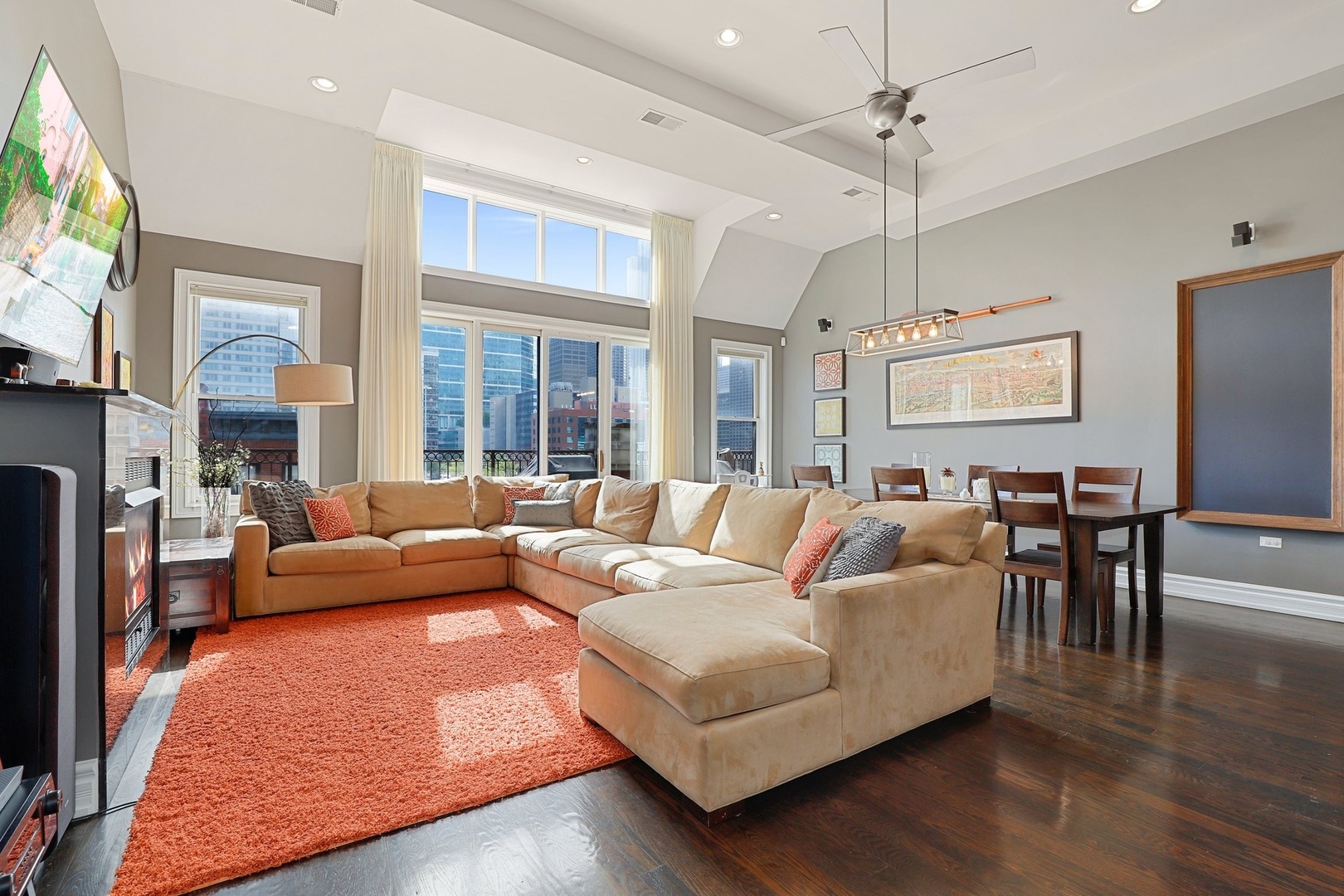 120 North Halsted Street, Unit 4 Chicago, IL 60607 - Photo 2 of 32