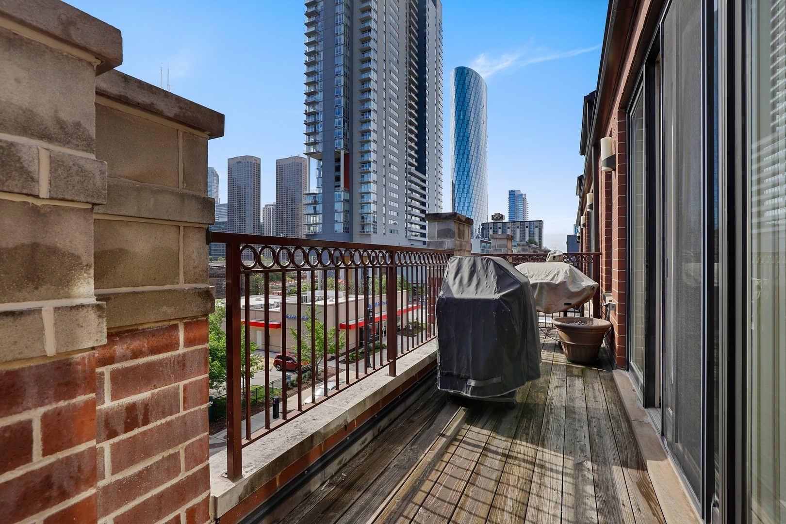 120 North Halsted Street, Unit 4 Chicago, IL 60607 - Photo 17 of 32