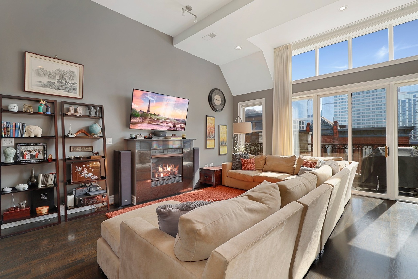 120 North Halsted Street, Unit 4 Chicago, IL 60607 - Photo 3 of 32