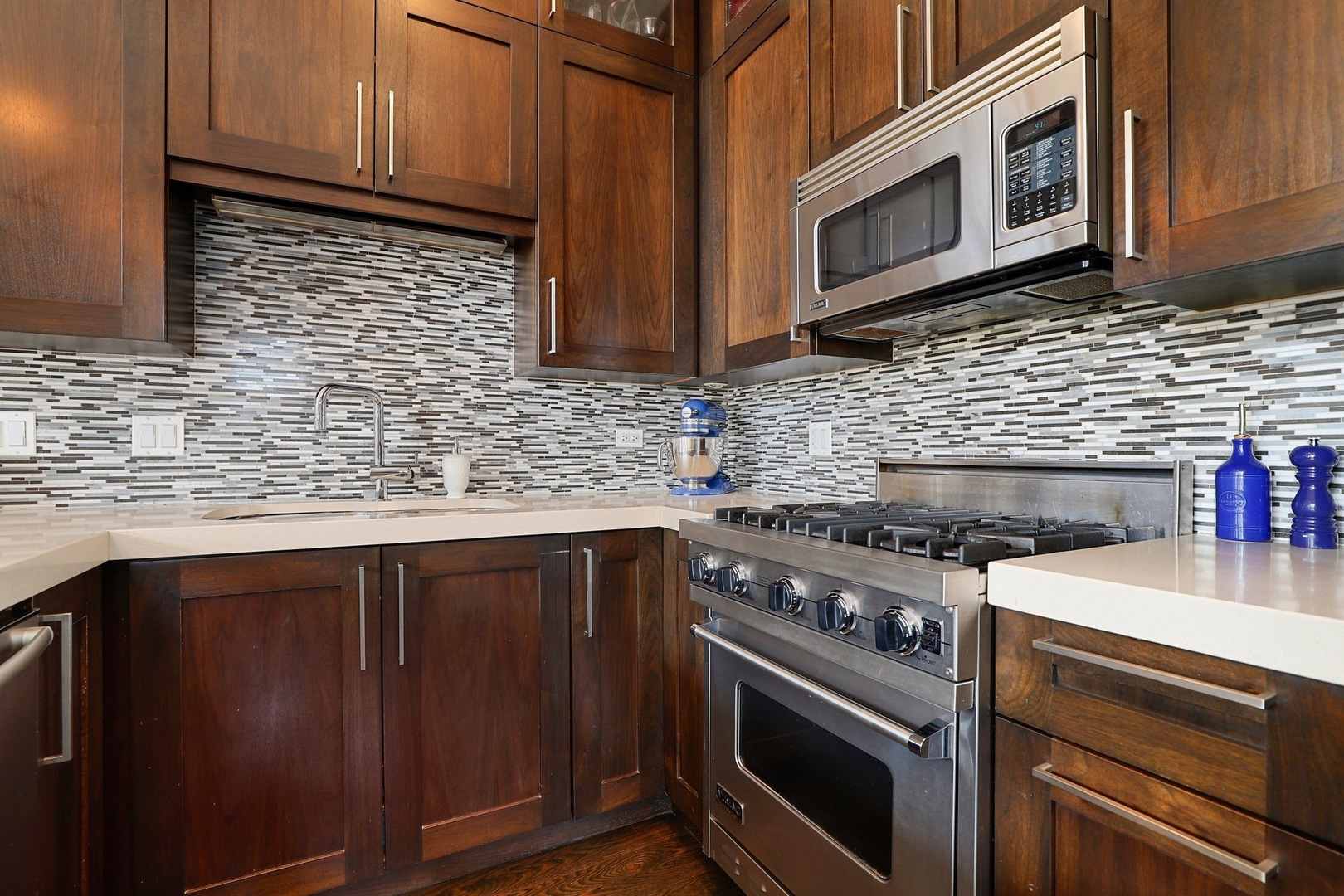 120 North Halsted Street, Unit 4 Chicago, IL 60607 - Photo 8 of 32