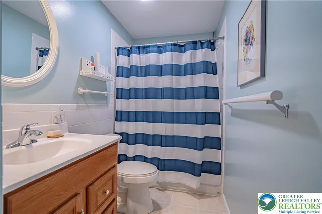 $1,100,000 | 17 Lake Drive East, Gouldsboro, PA 18424