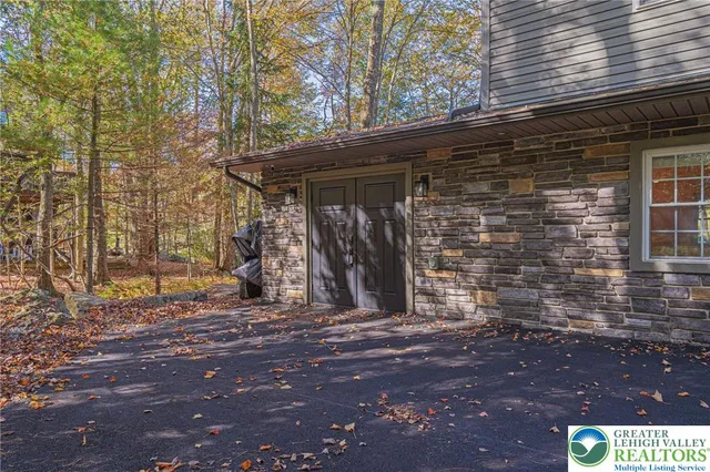 $1,100,000 | 17 Lake Drive East, Gouldsboro, PA 18424