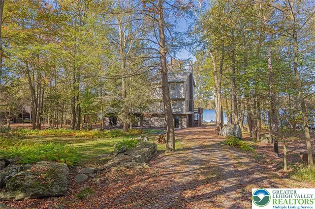 $1,100,000 | 17 Lake Drive East, Gouldsboro, PA 18424