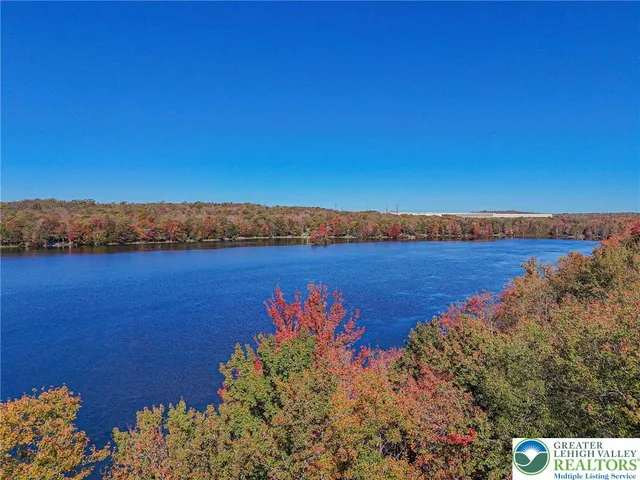 $1,100,000 | 17 Lake Drive East, Gouldsboro, PA 18424