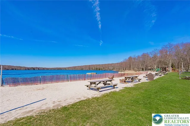 $1,100,000 | 17 Lake Drive East, Gouldsboro, PA 18424