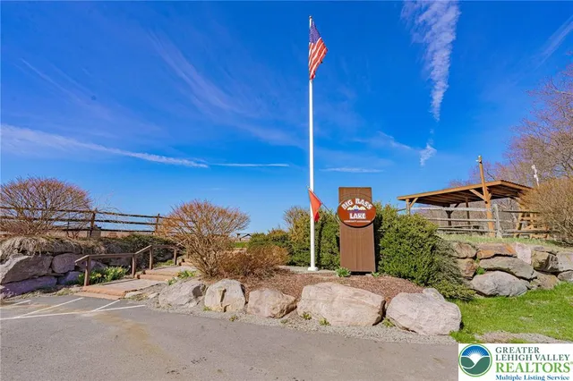 $1,100,000 | 17 Lake Drive East, Gouldsboro, PA 18424