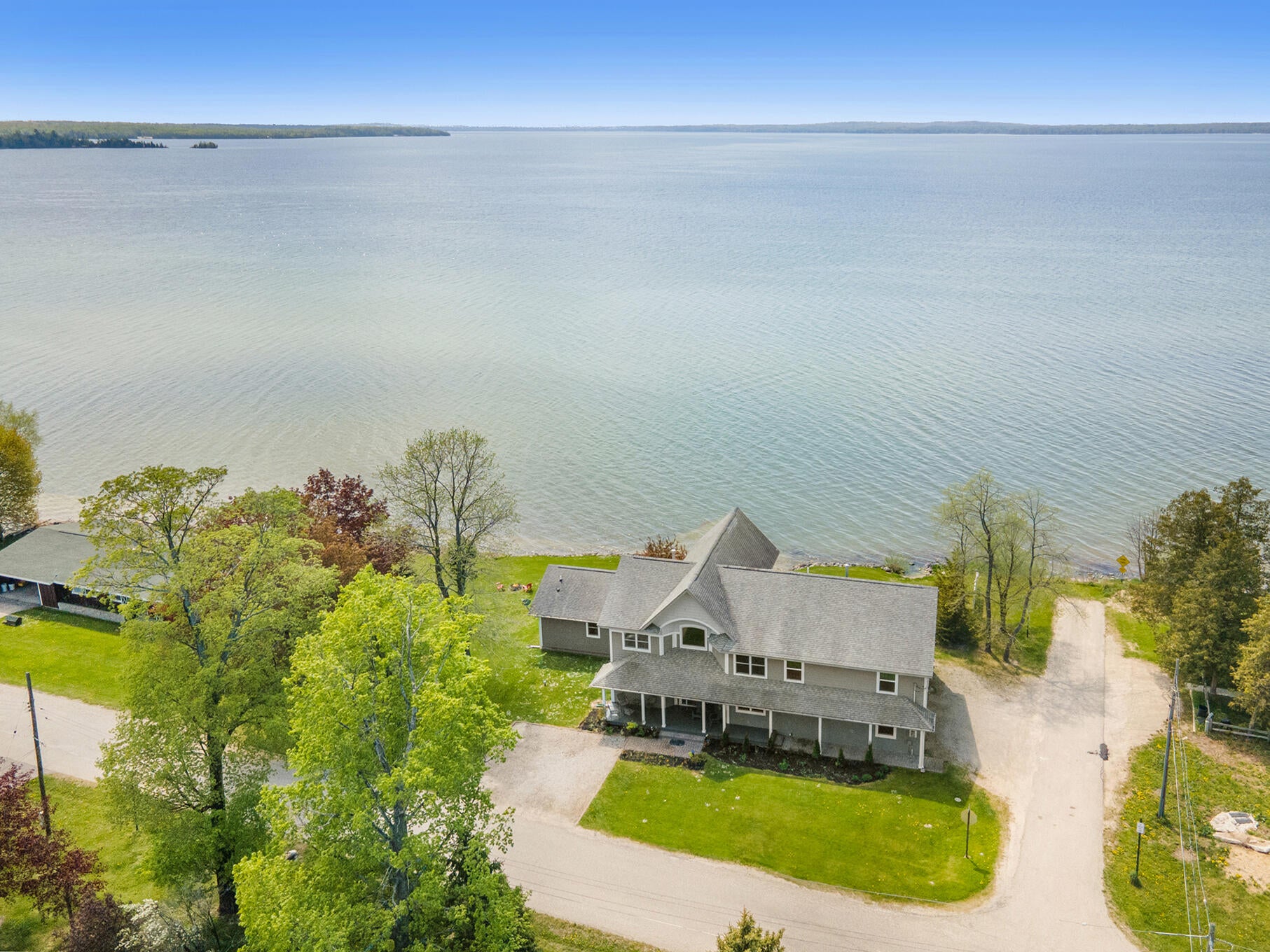 4711 1st Street Cheboygan, MI 49721 - Photo 5 of 46 Gallery Image 5