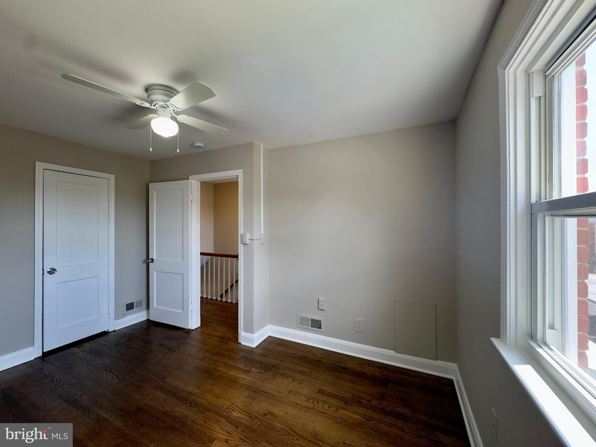 433 Oakwood Road Baltimore, MD 21222 - Photo 4 of 17