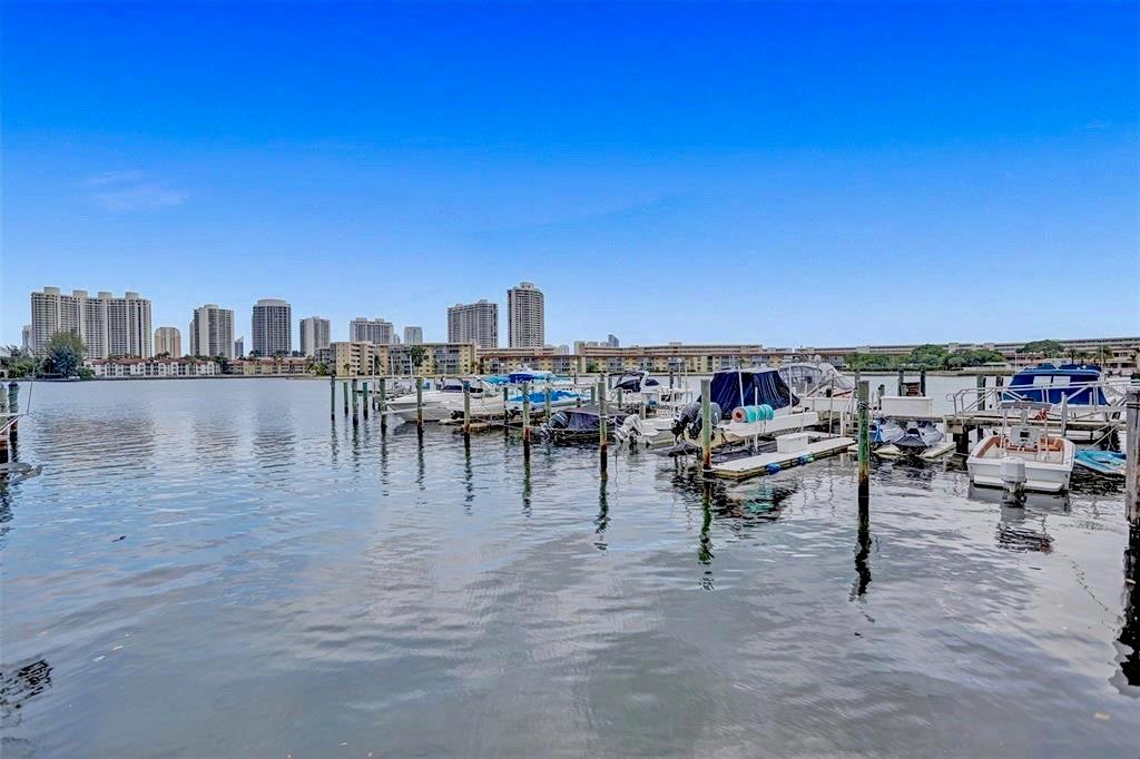 18031 Biscayne Boulevard, Unit 1104 Aventura, FL 33160 - Photo 22 of 35 a view of a terrace with sitting area