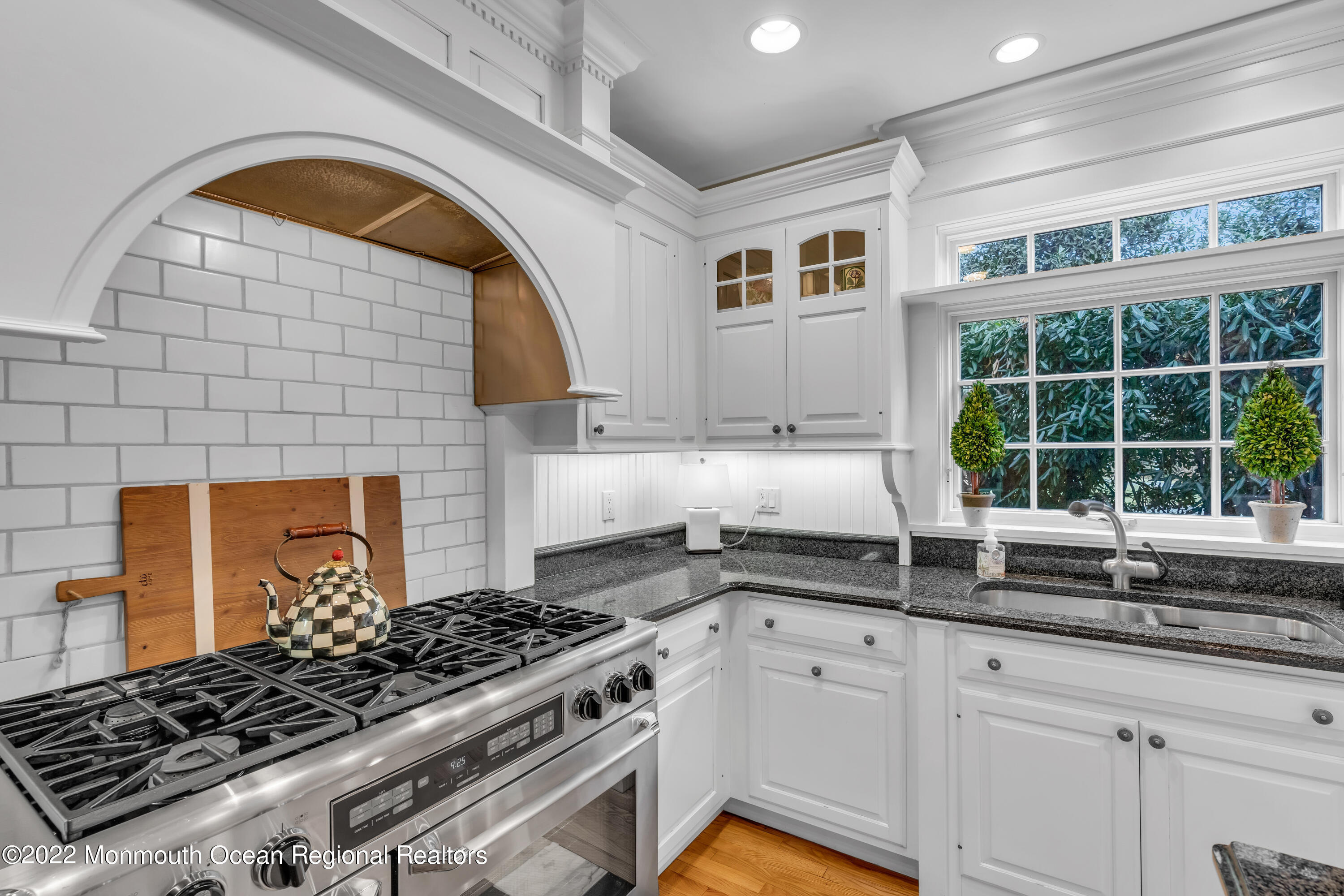 2 Allencrest Road Rumson, NJ 07760 - Photo 6 of 41 DSC09422