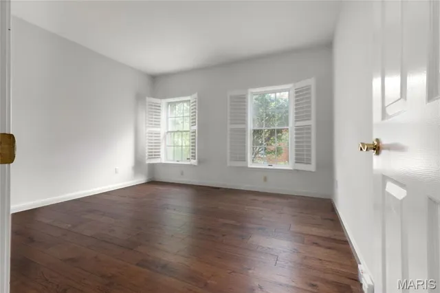 $750,000 | 319 Carlyle Lake Drive, Creve Coeur, MO 63141