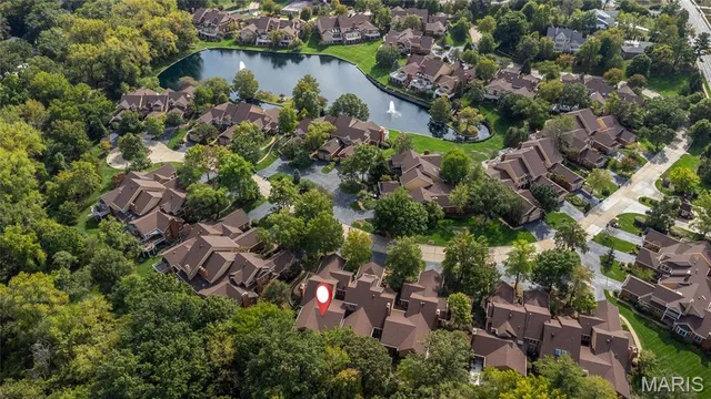 $750,000 | 319 Carlyle Lake Drive, Creve Coeur, MO 63141