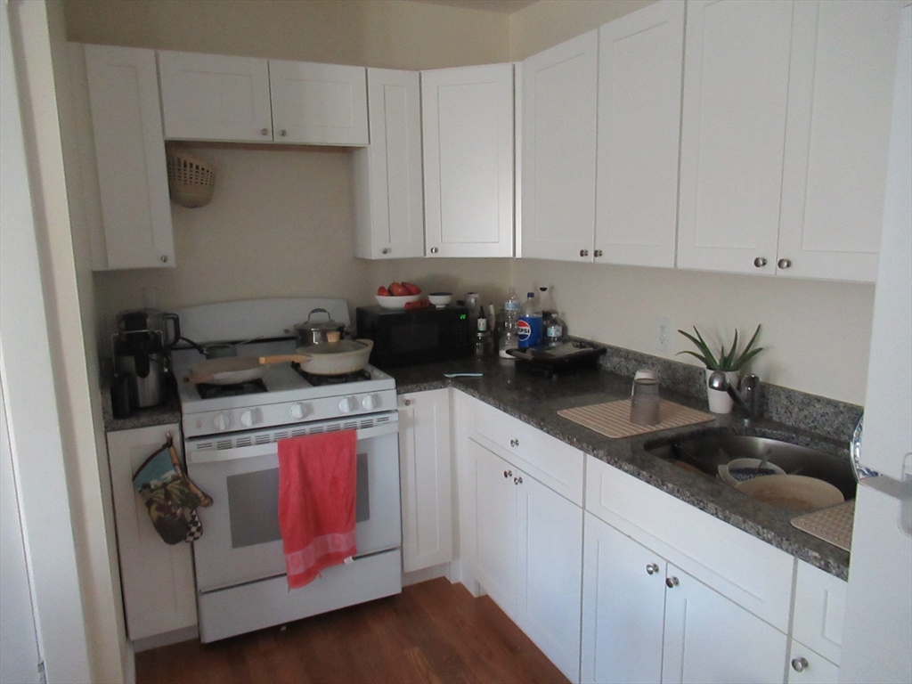 24 Brook Road Quincy, MA 02169 - Photo 14 of 23 Gallery Image 14