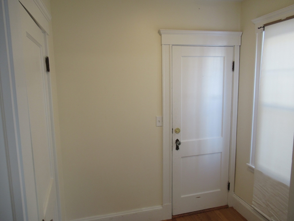 24 Brook Road Quincy, MA 02169 - Photo 4 of 23 Gallery Image 4