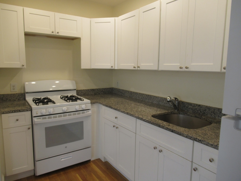 24 Brook Road Quincy, MA 02169 - Photo 10 of 23 Gallery Image 10