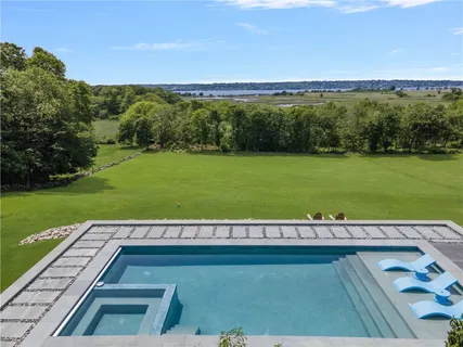 $6,350,000 | 82 Nonquit Lane, Tiverton, RI 02878