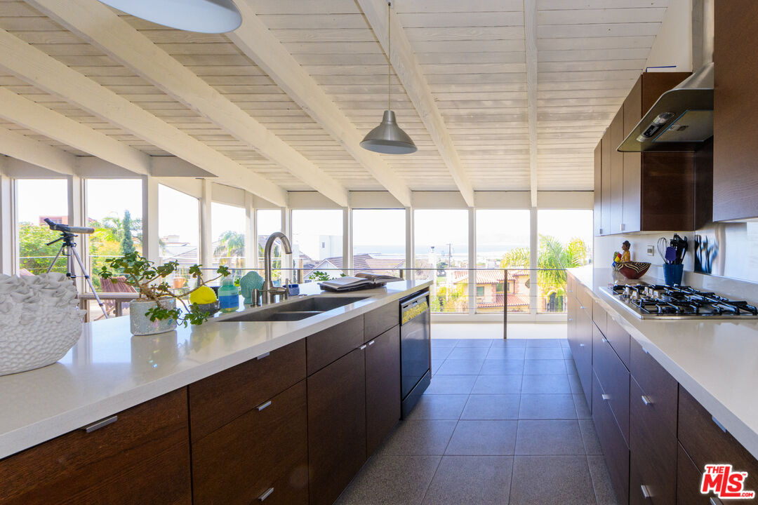 241 Rees Street Playa del Rey, CA 90293 - Photo 10 of 24