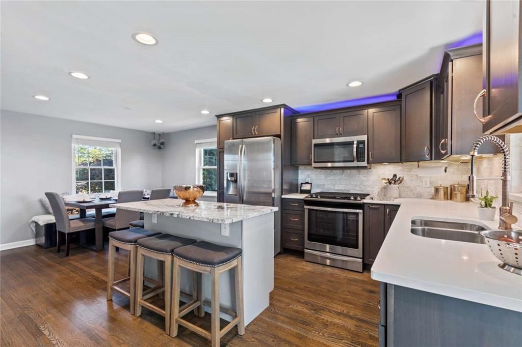 49 Rhodes Avenue Pittsburgh, PA 15220 - Photo 10 of 25 Gallery Image 10