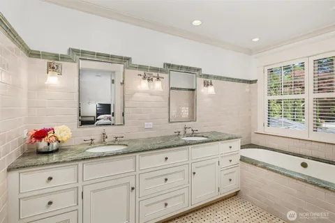 $8,800,000 | 1642 Federal Avenue East, Seattle, WA 98102