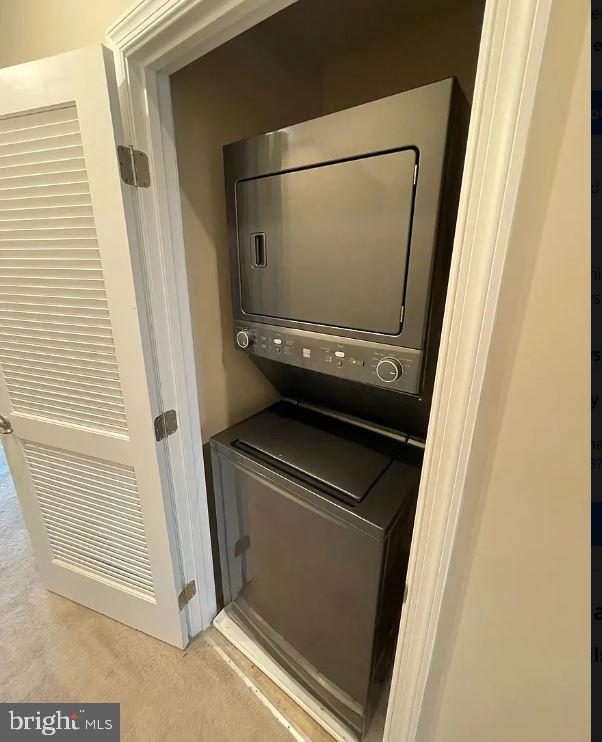 43855 Stubble Cor Square Ashburn, VA 20147 - Photo 20 of 38 a utility room with washing machine
