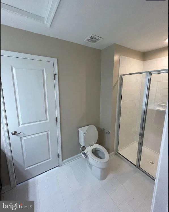 43855 Stubble Cor Square Ashburn, VA 20147 - Photo 34 of 38 a bathroom with a toilet and a shower