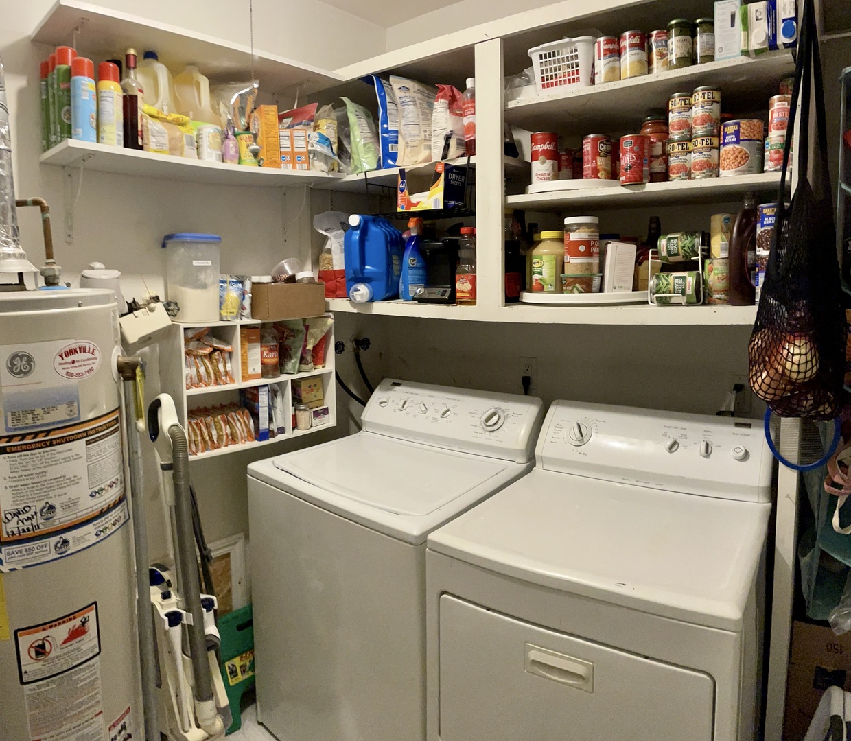 67 Stratford Road Montgomery, IL 60538 - Photo 22 of 33 a utility room with dryer and washer