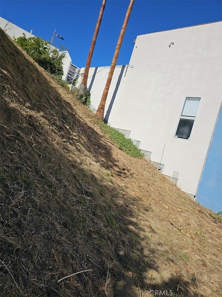 2286 Silver Ridge Avenue Los Angeles, CA 90039 - Photo 12 of 14