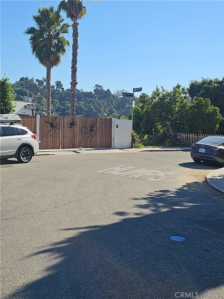 2286 Silver Ridge Avenue Los Angeles, CA 90039 - Photo 6 of 14