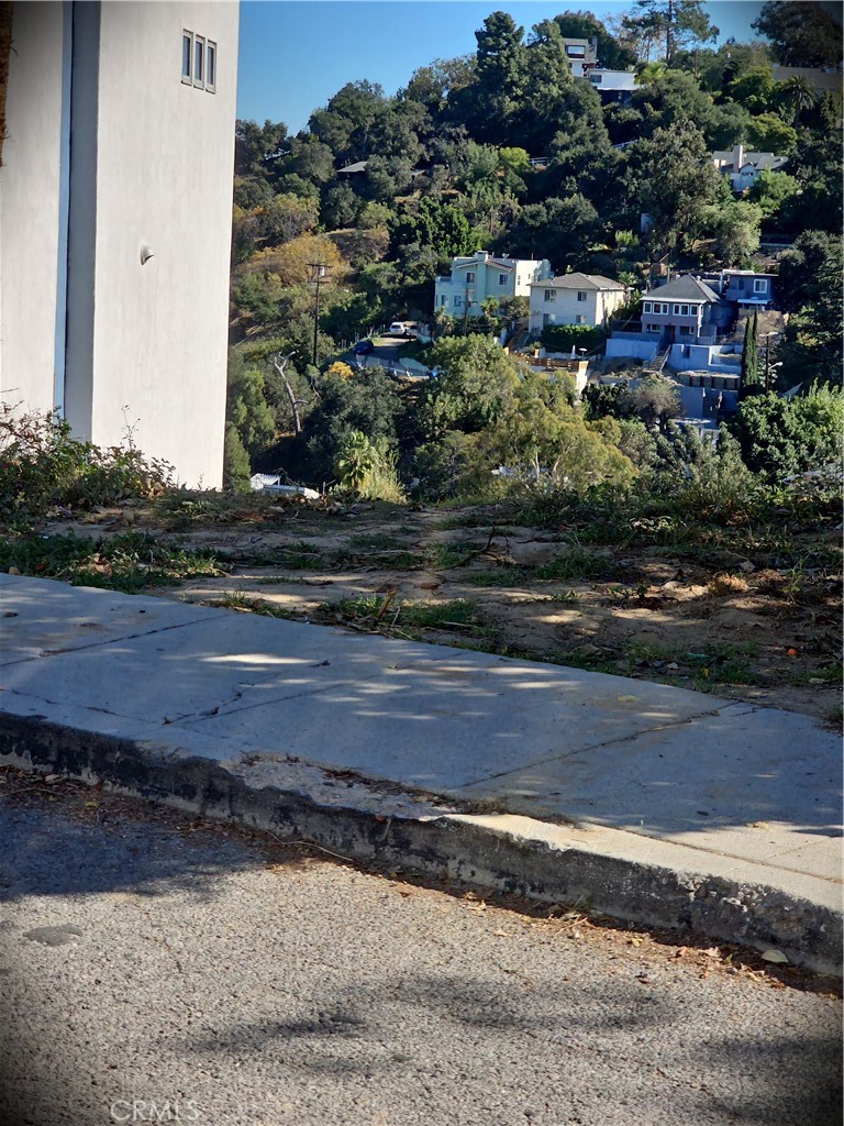 2286 Silver Ridge Avenue Los Angeles, CA 90039 - Photo 8 of 14