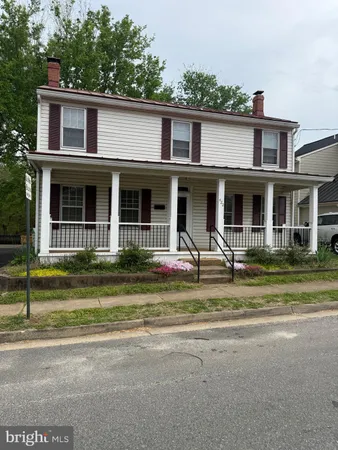 $2,450 | 422 Dunmore Street, Fredericksburg, VA 22401