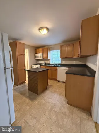 $2,450 | 422 Dunmore Street, Fredericksburg, VA 22401