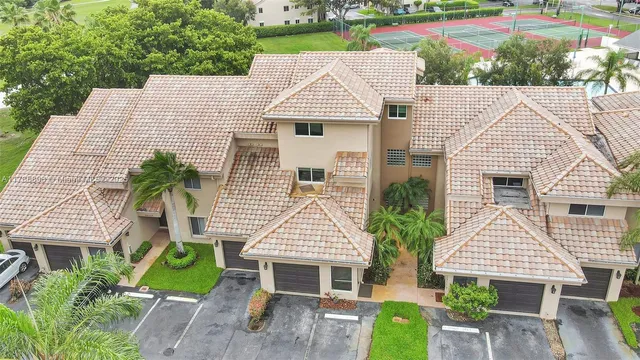 $785,000 | 16339 Malibu Drive, Unit 22, Weston, FL 33326