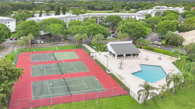 $785,000 | 16339 Malibu Drive, Unit 22, Weston, FL 33326