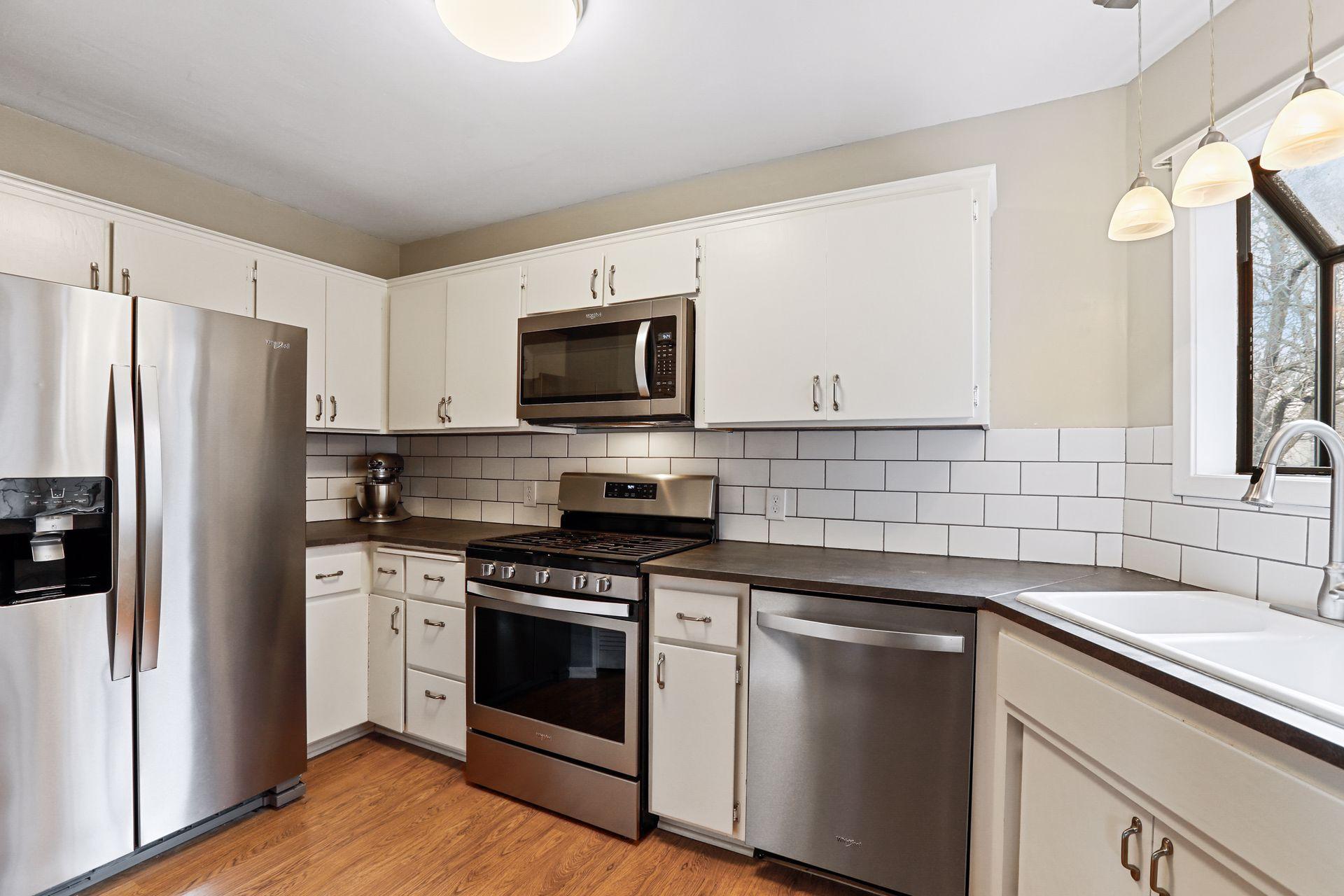 9046 B Neill Lake Road Eden Prairie, MN 55347 - Photo 9 of 35 Gallery Image 9