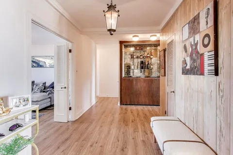 $237,500 | 5555 South Everett Avenue, Unit E10, Chicago, IL 60637