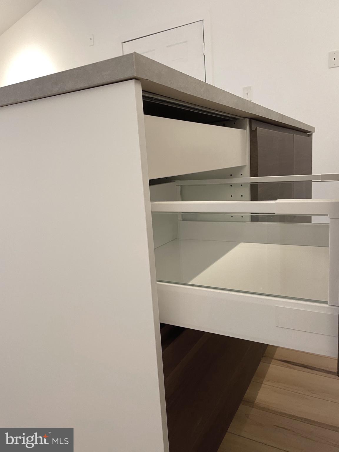 3310 Wyndham Circle, Unit 314 Alexandria, VA 22302 - Photo 5 of 31 a close up of a microwave