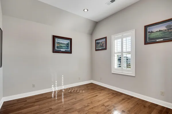 $579,900 | 115 Meadowbrook Drive, Bolivar, TN 38008