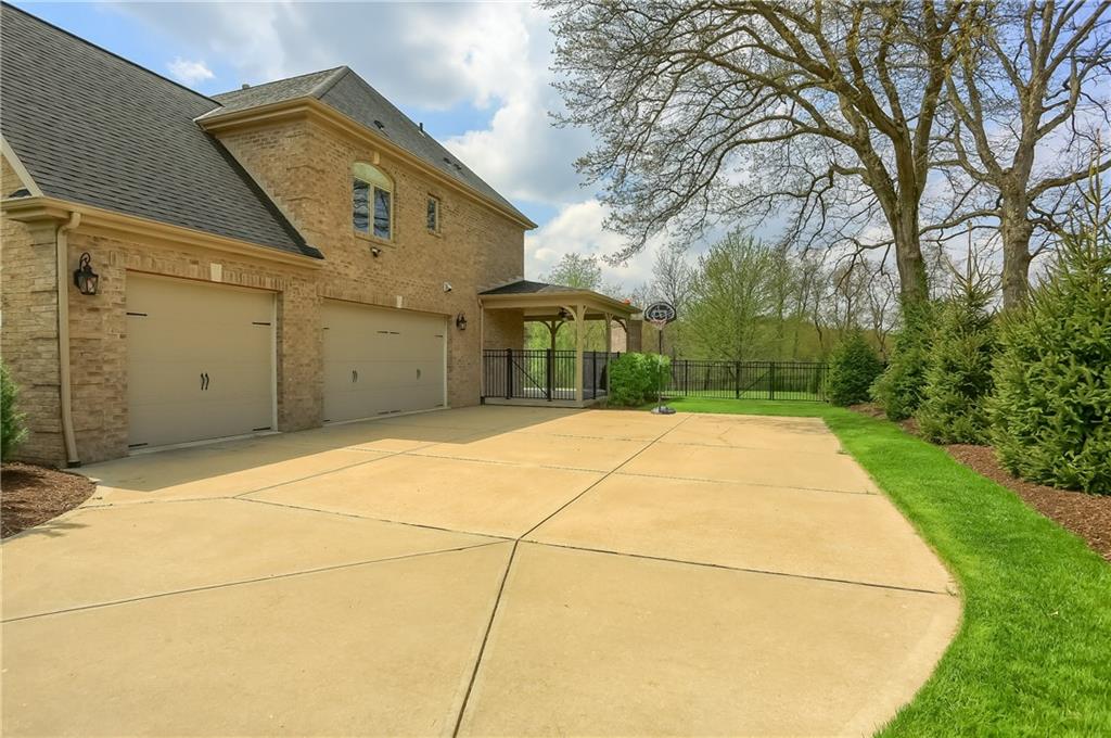 200 Longbow Lane Mars, PA 16046 - Photo 3 of 50