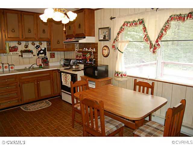 2937 New Hope Road Powhatan, VA 23139 - Photo 5 of 12 Kitchen - Eat-in kitchen with plenty of space