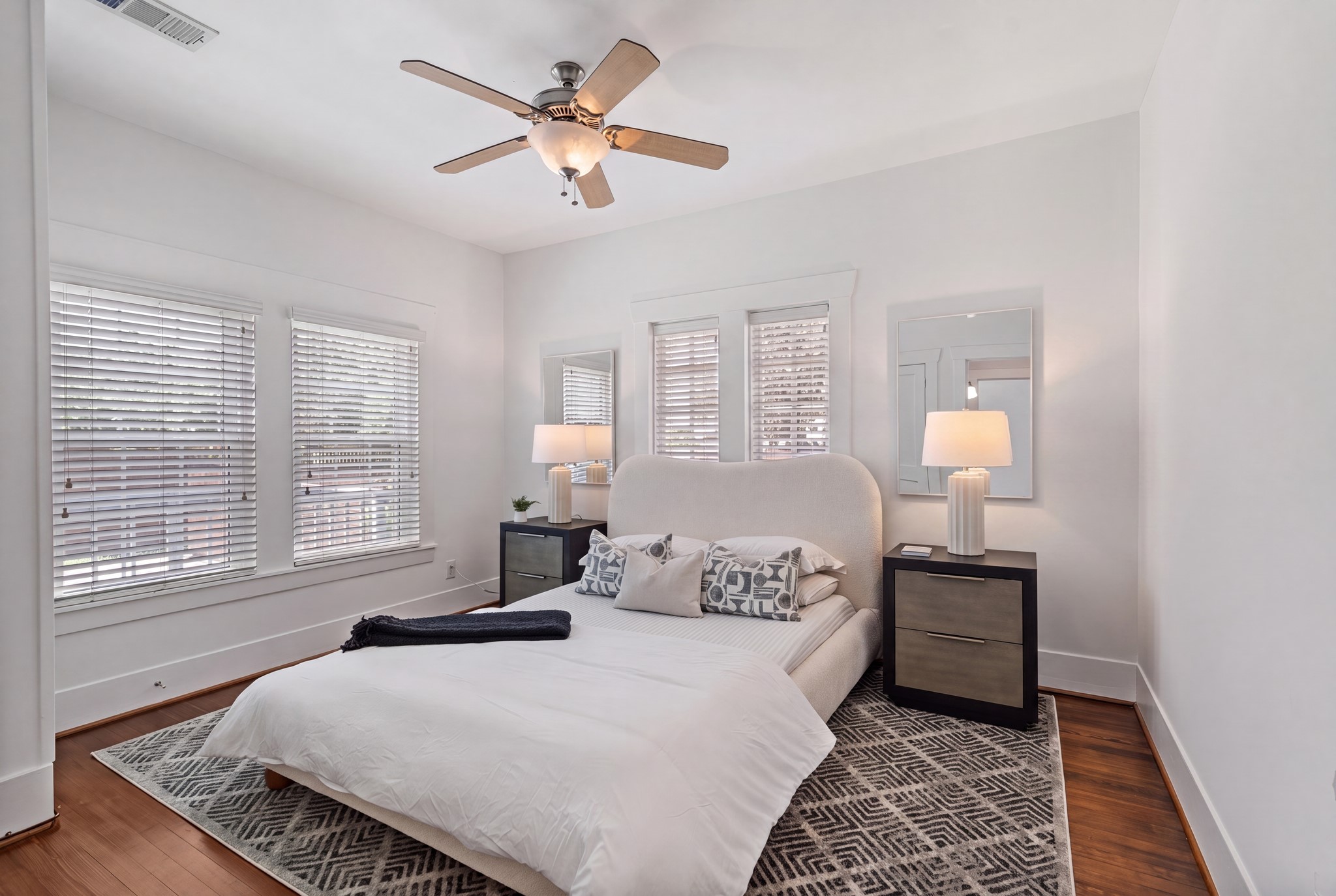 714 Ridge Street Houston, TX 77009 - Photo 19 of 36 The inviting secondary bedroom boasts sunny double exposures to the south and west.